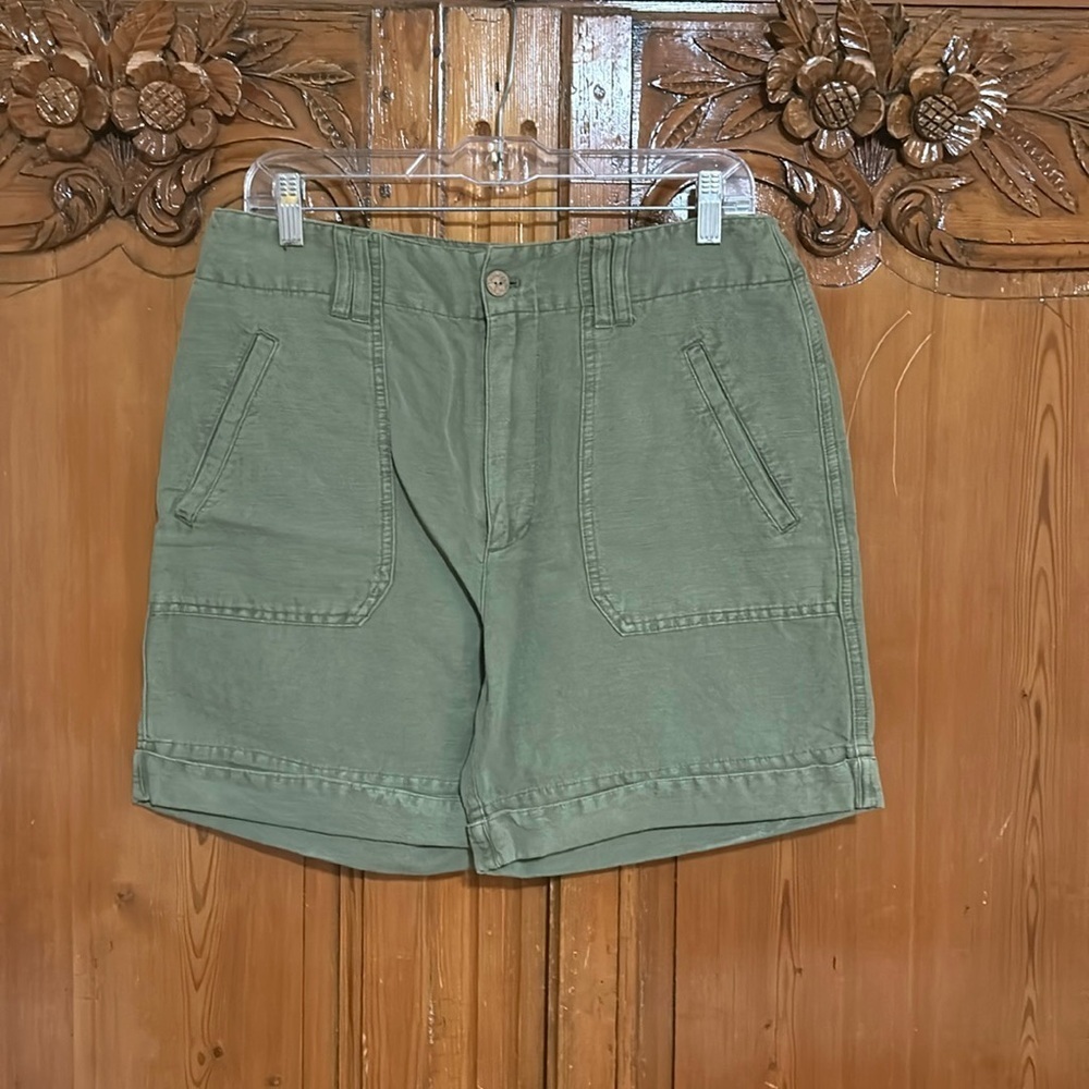 SUNDANCE 4 Pocket Linen Blend Cuffed Shorts. Size 10